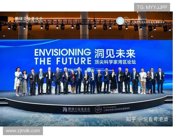 亚当斯的传奇人生与影响力探讨：从科学家到文化象征的转变之路