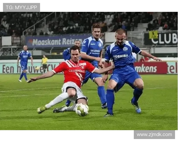 埃因霍温与奥林匹亚科的激烈对决揭示欧洲足球新格局